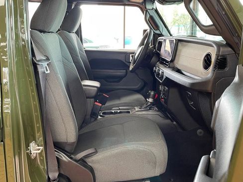 Used 2024 Jeep Wrangler Unlimited image 20