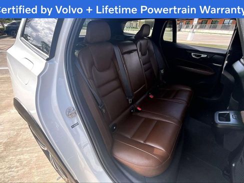Used 2025 Volvo V60 B5 Cross Country Plus image 35