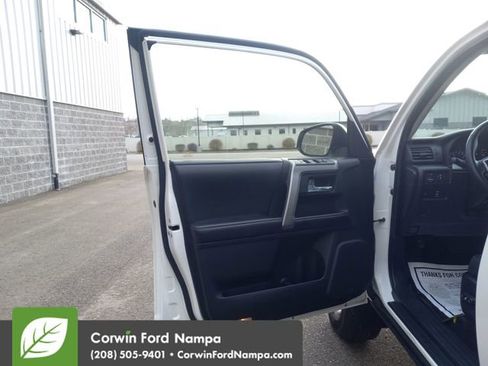 Used 2017 Toyota 4Runner SR5 image 10