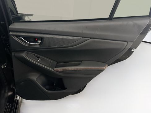 Used 2019 Subaru Crosstrek 2.0i Limited w/ Moonroof Package w/Navigation image 32