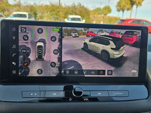 Certified 2025 Nissan Rogue SL w/ Tech Package image 29