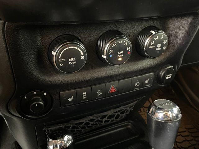Used 2017 Jeep Wrangler Unlimited Sahara AWD/4WD image 8