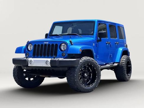 Used 2015 Jeep Wrangler Unlimited Sahara w/ Connectivity Group AWD/4WD image 13