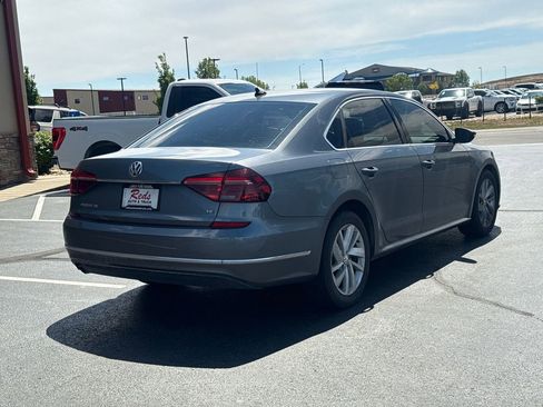 Used 2018 Volkswagen Passat 2.0T SE FWD image 8