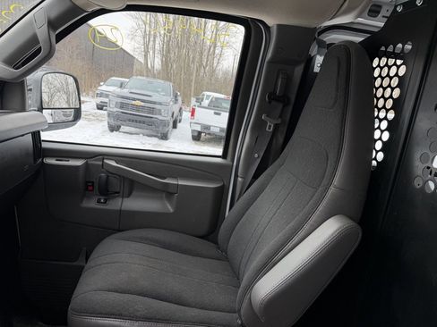 Used 2024 Chevrolet Express 2500 Work Van w/ Driver Convenience Package image 6