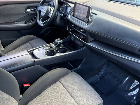 Used 2023 Nissan Rogue SV image 32