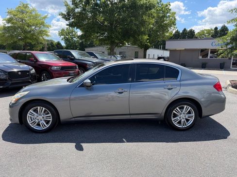 Used 2013 INFINITI G37 x Sedan w/ Premium Pkg AWD/4WD image 2
