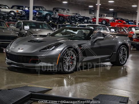 Used 2015 Chevrolet Corvette Z06 w/ 3LZ Preferred Equipment Group image 18