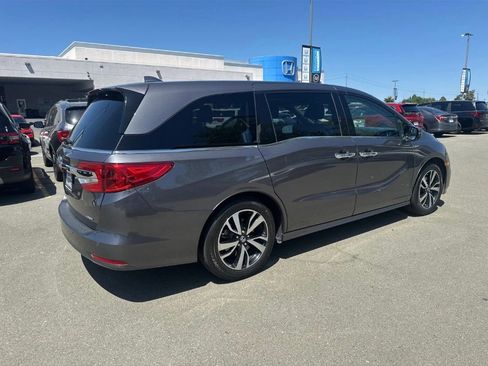 Used 2019 Honda Odyssey Elite image 3