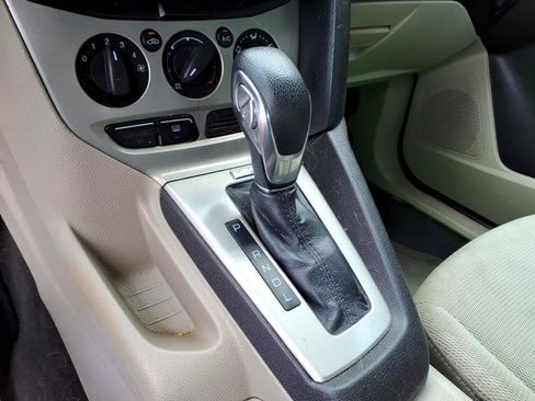 Used 2014 Ford Focus SE FWD image 22