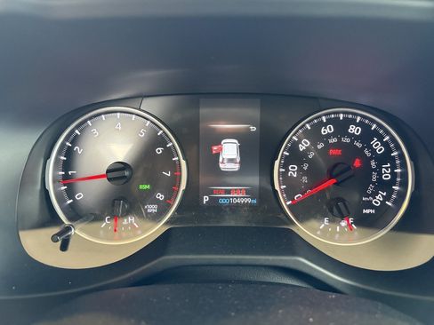 Used 2021 Toyota RAV4 XLE FWD image 14