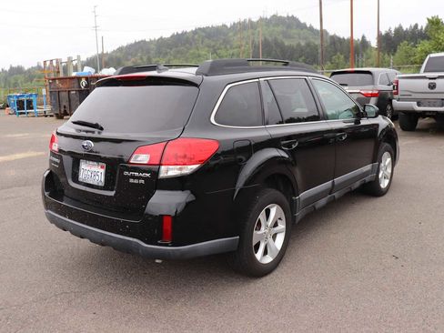 Used 2014 Subaru Outback 3.6R Limited AWD/4WD image 5