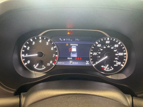 Used 2025 Nissan Frontier SV image 18