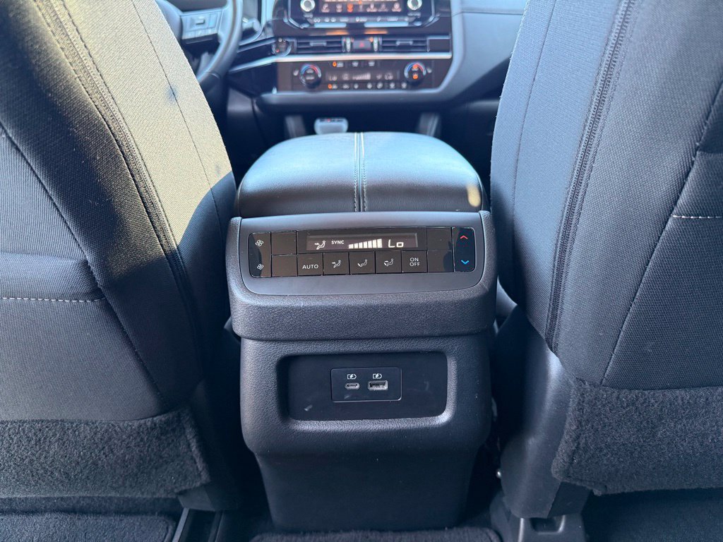 Used 2025 Nissan Pathfinder SV AWD/4WD image 20