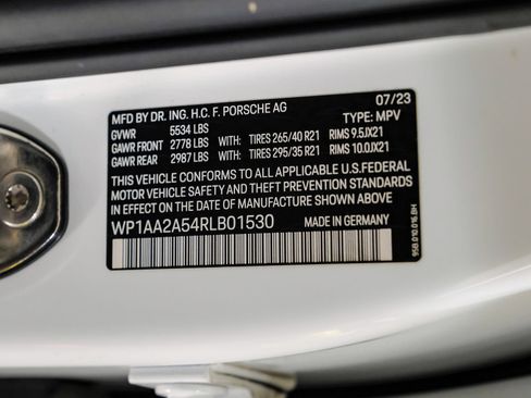 Used 2024 Porsche Macan w/ Premium Plus Package AWD/4WD image 62