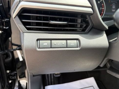 Used 2025 Nissan Altima 2.5 SV FWD image 22