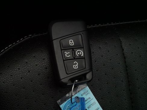 Used 2023 Volkswagen Tiguan SE R-Line AWD/4WD image 30
