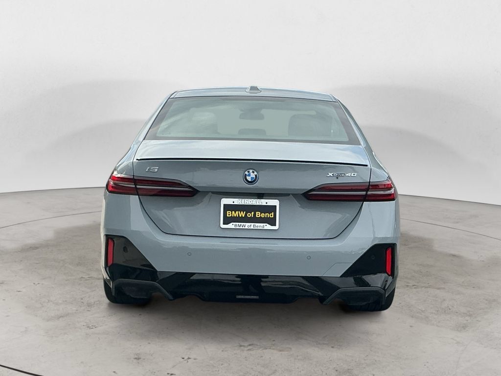 Used 2025 BMW i5 xDrive40 w/ M Sport Package AWD/4WD image 6