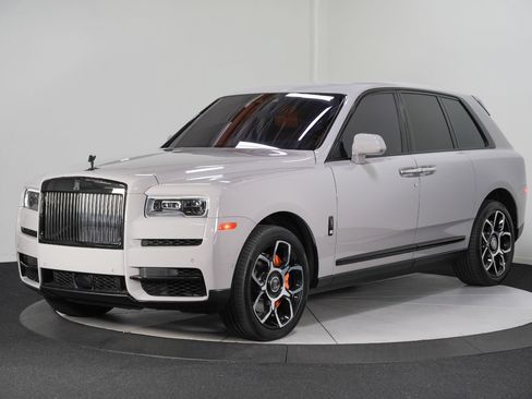 Used 2022 Rolls-Royce Cullinan Black Badge AWD/4WD image 5