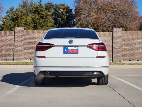 Used 2017 Volkswagen Passat 1.8T R-Line image 7