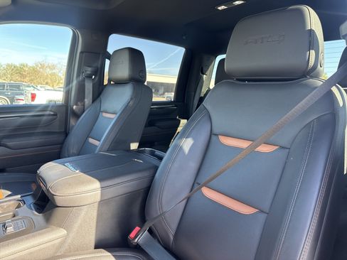 Used 2025 GMC Sierra 2500 AT4 image 6