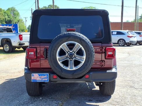 Used 2022 Jeep Wrangler Unlimited Sahara w/ LED Lighting Group AWD/4WD image 4