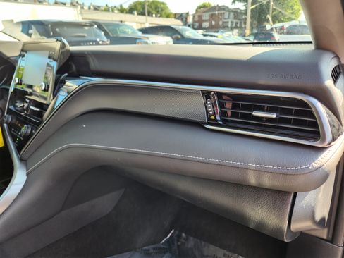 Used 2024 Toyota Camry SE FWD image 17