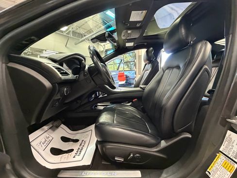 Used 2019 Lincoln MKZ Reserve FWD image 62