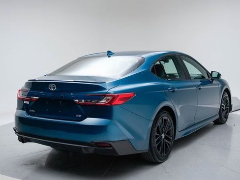 Used 2025 Toyota Camry SE image 10