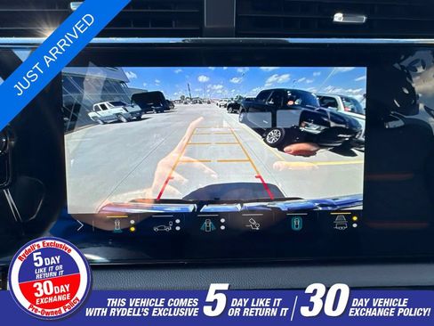 Used 2023 GMC Sierra 1500 AT4 w/ Technology Package AWD/4WD image 10