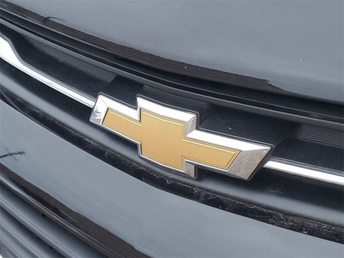 Used 2022 Chevrolet Trax LS w/ Tint and Cruise Package image 27