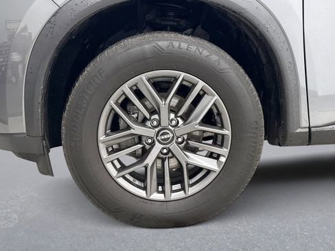 Used 2023 Nissan Rogue S image 12