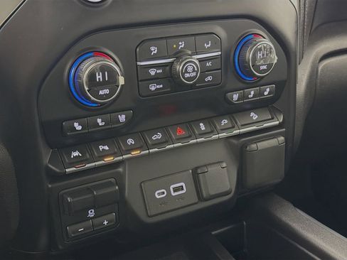 Used 2021 Chevrolet Silverado 1500 LTZ w/ Technology Package image 15