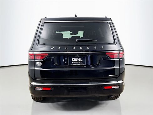 Used 2024 Jeep Wagoneer Series III w/ Premium Group I AWD/4WD image 12