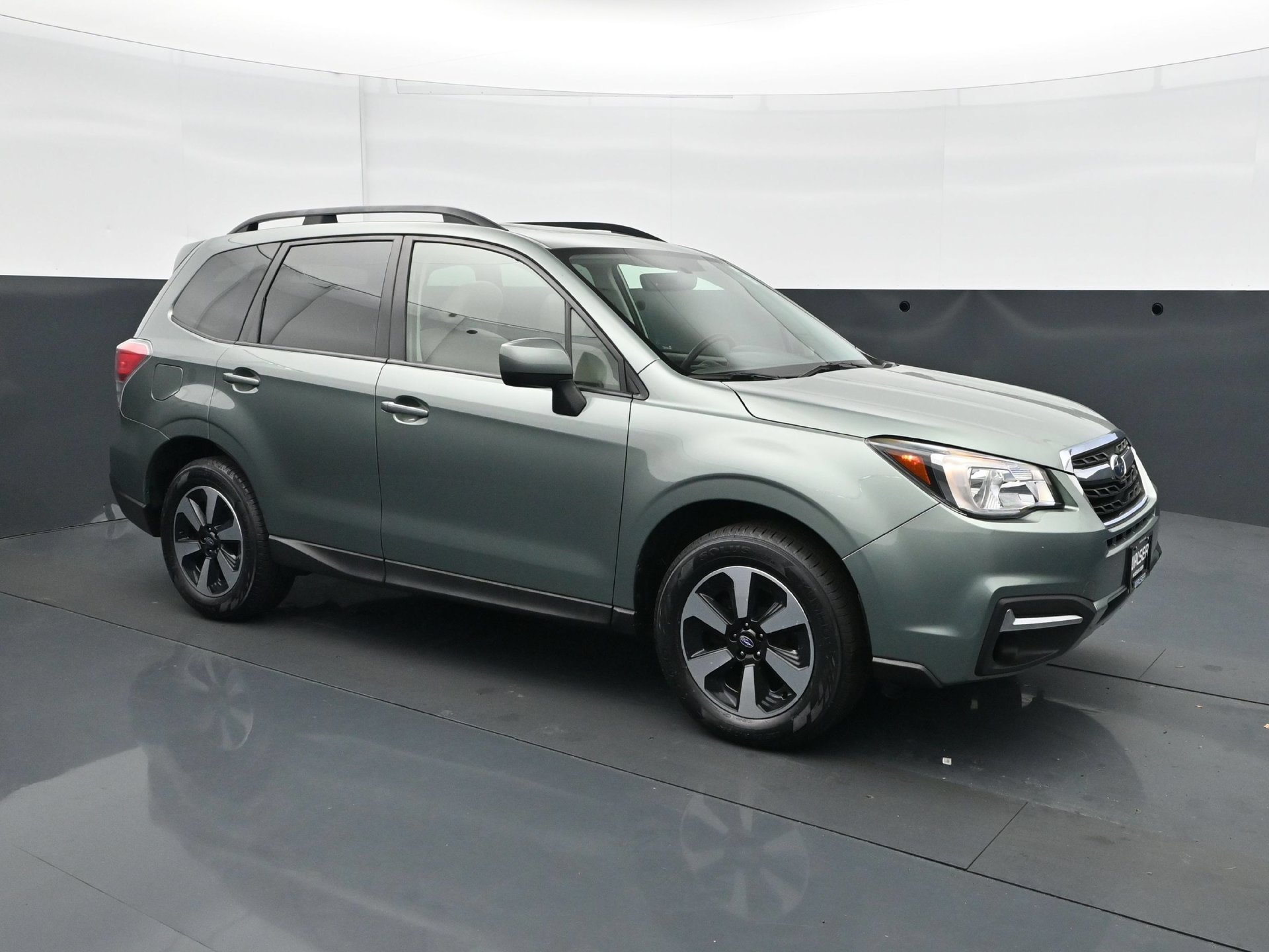 Used 2017 Subaru Forester 2.5i Premium w/ Popular Package #2A AWD/4WD image 8