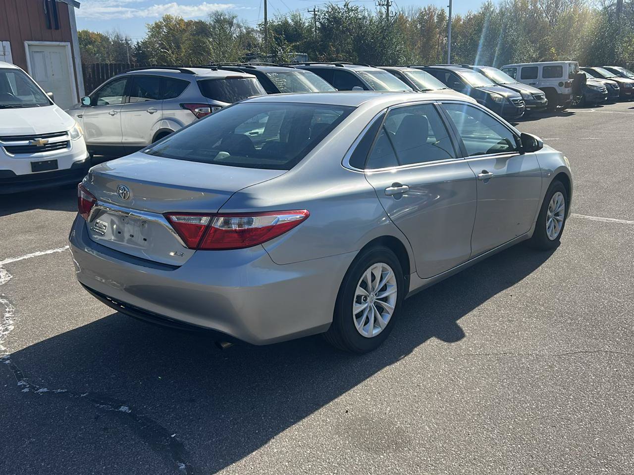 Used 2015 Toyota Camry LE FWD image 5