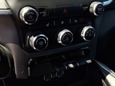 Used 2023 RAM 1500 Big Horn AWD/4WD image 16