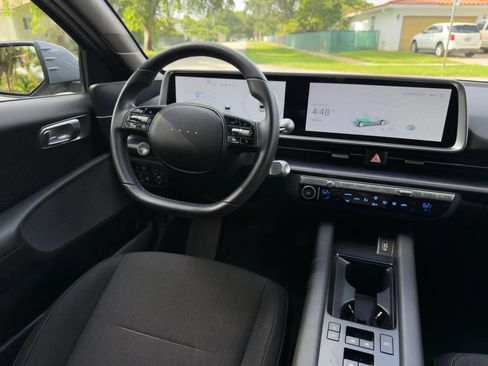 Used 2024 Hyundai Ioniq 6 SE RWD image 33