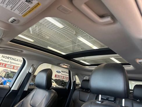 Used 2019 Ford Edge Titanium w/ Equipment Group 301A AWD/4WD image 3