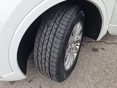 Used 2020 Buick Envision Essence image 31