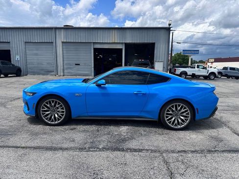 Used 2025 Ford Mustang GT Premium RWD image 4
