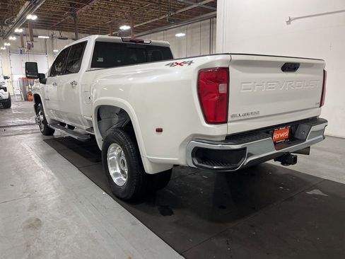 Used 2021 Chevrolet Silverado 3500 LTZ w/ LTZ Convenience Package image 5