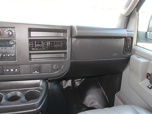 Used 2019 Chevrolet Express 2500 LS w/ Driver Convenience Package RWD image 21