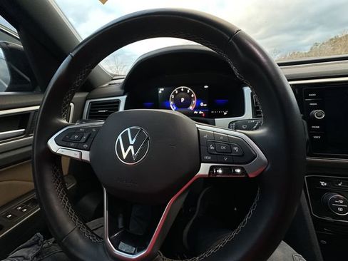 Used 2022 Volkswagen Atlas Cross Sport SE w/ Panoramic Sunroof Package image 22