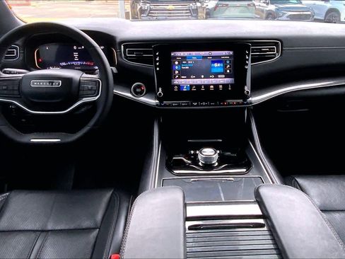 Used 2023 Jeep Wagoneer L 4WD image 15