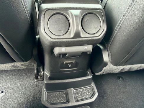 Used 2023 Jeep Wrangler Unlimited Sahara w/ Cold Weather Group AWD/4WD image 11