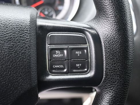Used 2018 Dodge Grand Caravan SE w/ UConnect Hands-Free Group image 17