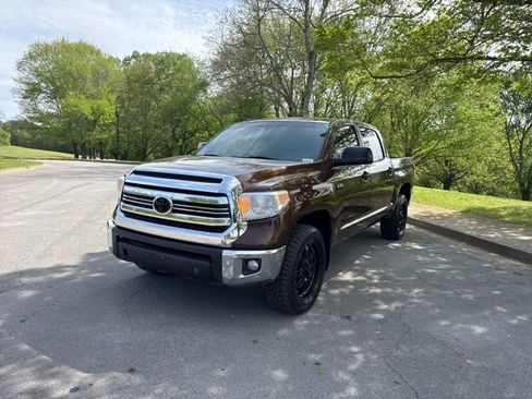 Used 2017 Toyota Tundra SR5 w/ SR5 Upgrade Package image 3