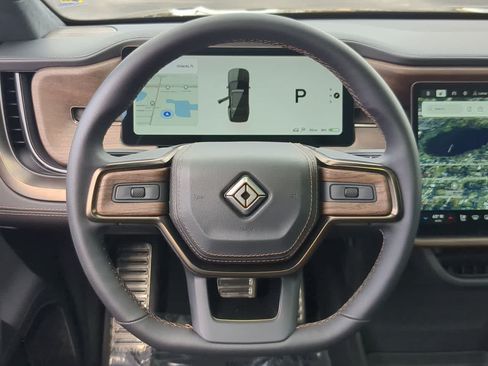 Used 2026 Rivian R1S Premium AWD/4WD image 24