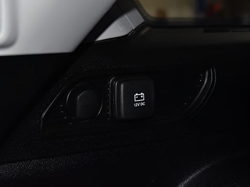 Used 2023 Jeep Grand Cherokee Limited AWD/4WD image 12